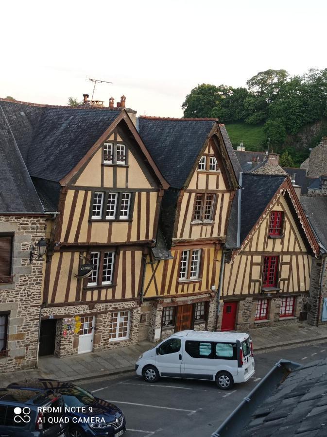Maison Quartier Medieval Au Pied Du Chateau Fougeres Exterior photo
