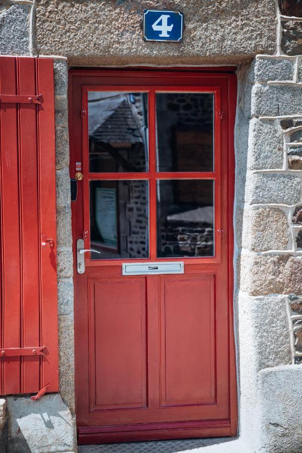 Maison Quartier Medieval Au Pied Du Chateau Fougeres Exterior photo